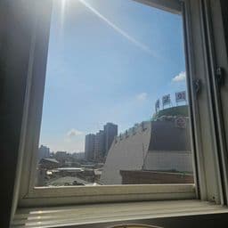 거주지 리뷰 첫번째 이미지
